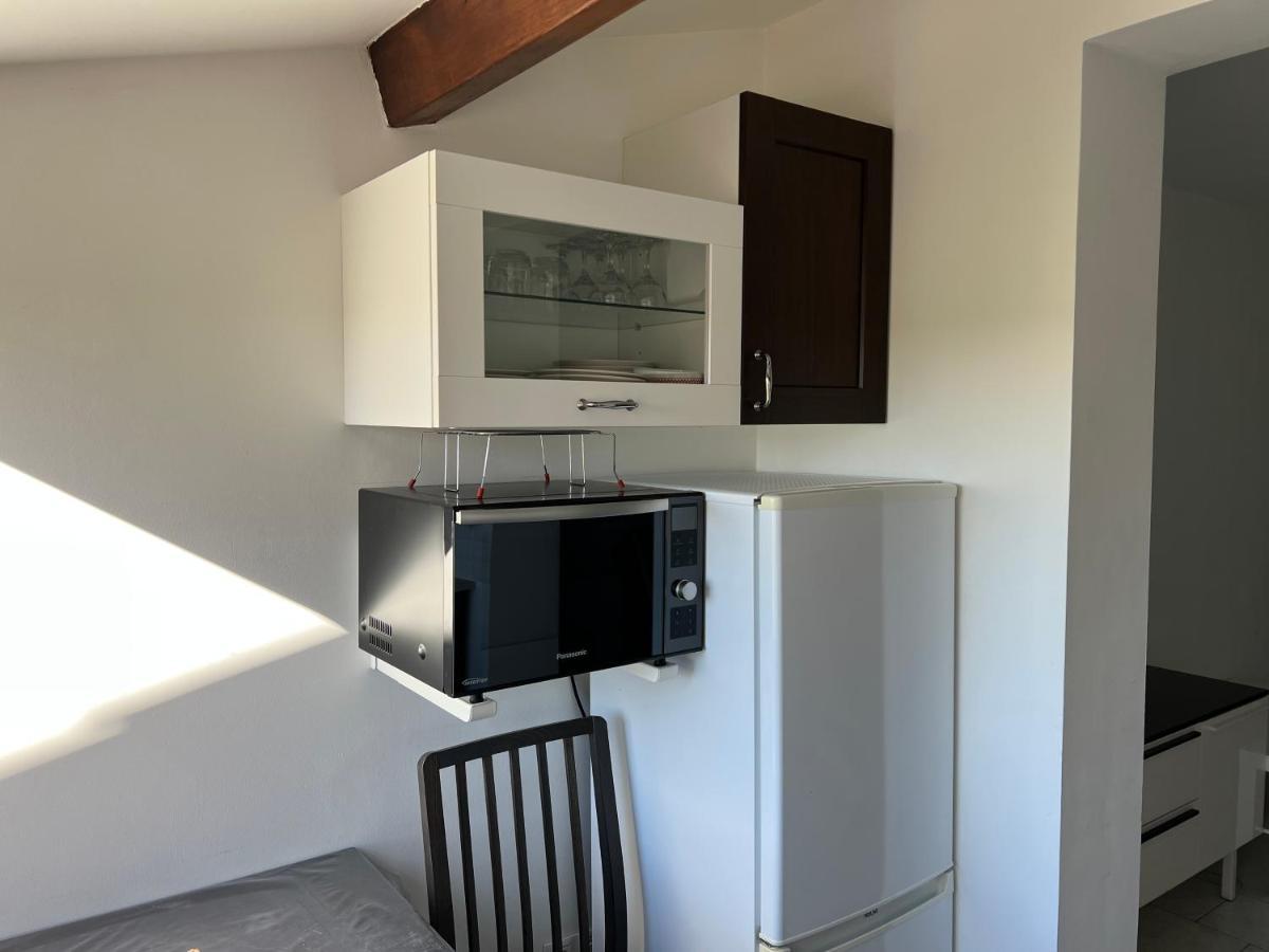 Joli Studio Tres Clair A Proximite Mer Pour 3 Personnes 라론드레모레 외부 사진