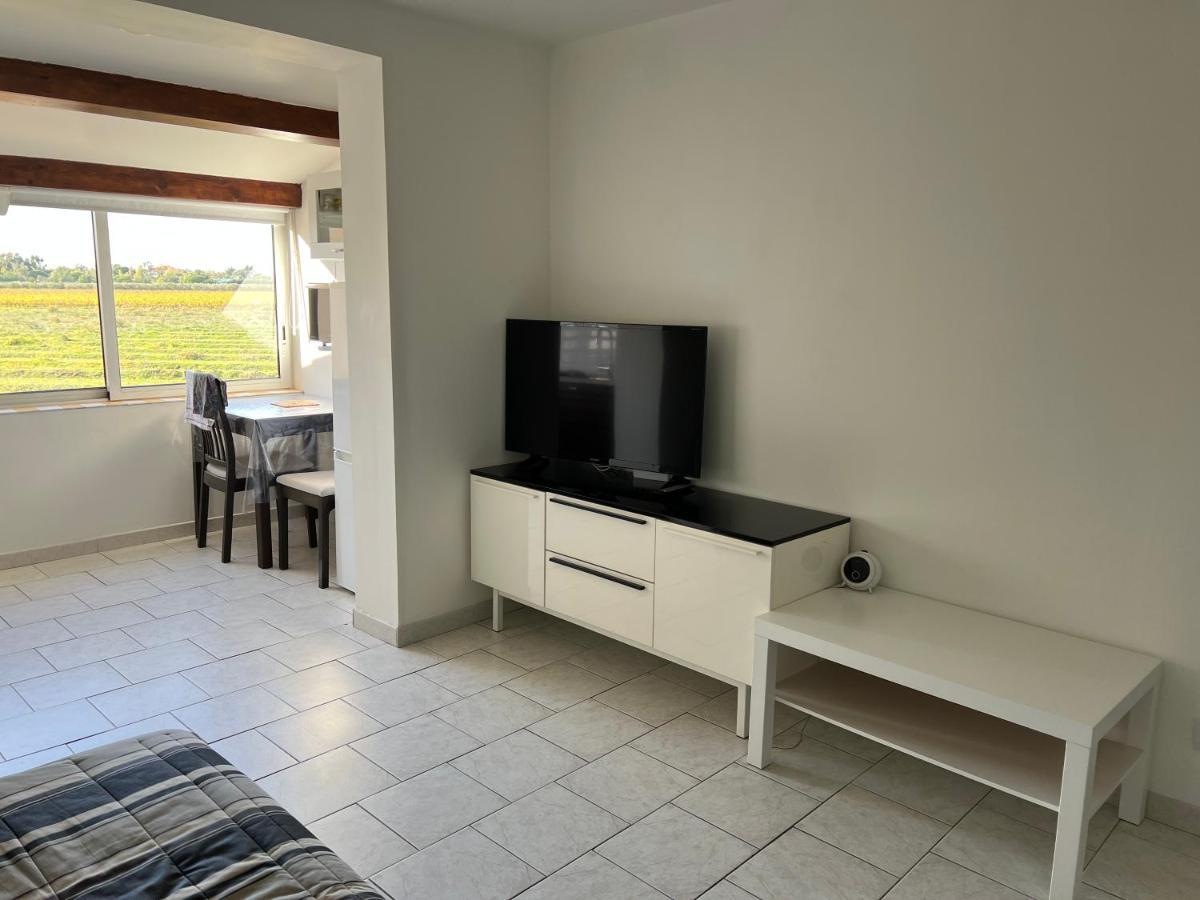 Joli Studio Tres Clair A Proximite Mer Pour 3 Personnes 라론드레모레 외부 사진